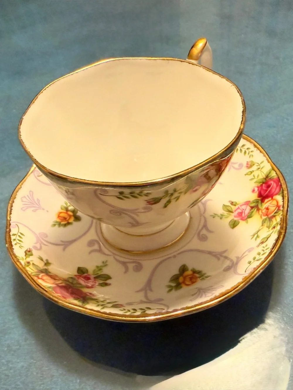 VNTG Royal Albert Bone China Rose Cameo Violet